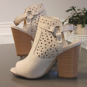 Raelynn open toed heels